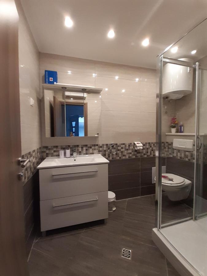 Apartment Lucky With Jacuzzi Trogir Exteriör bild