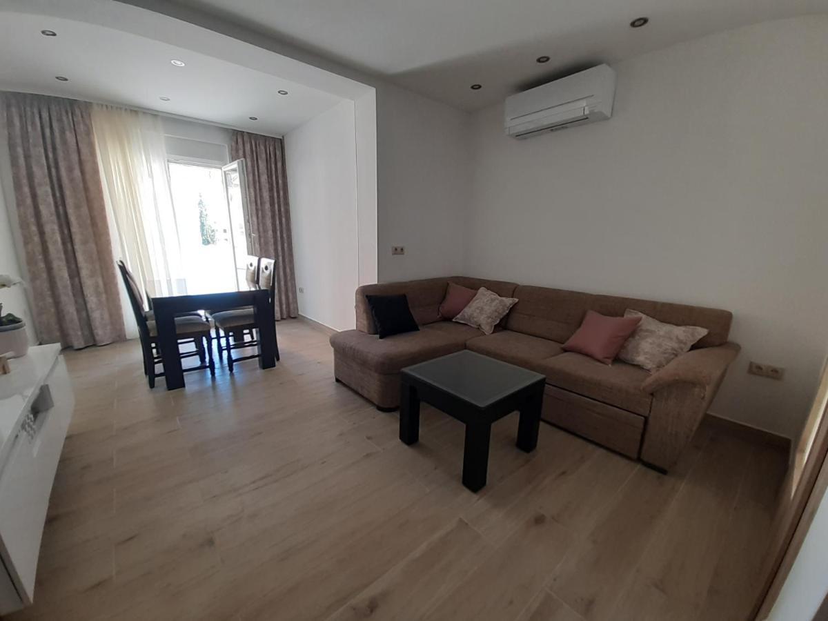Apartment Lucky With Jacuzzi Trogir Exteriör bild