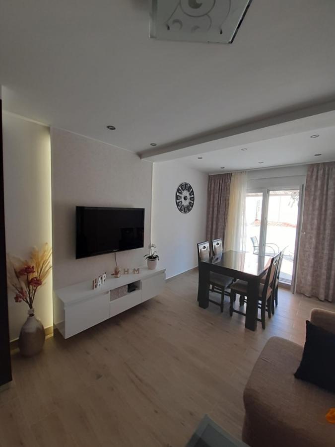 Apartment Lucky With Jacuzzi Trogir Exteriör bild