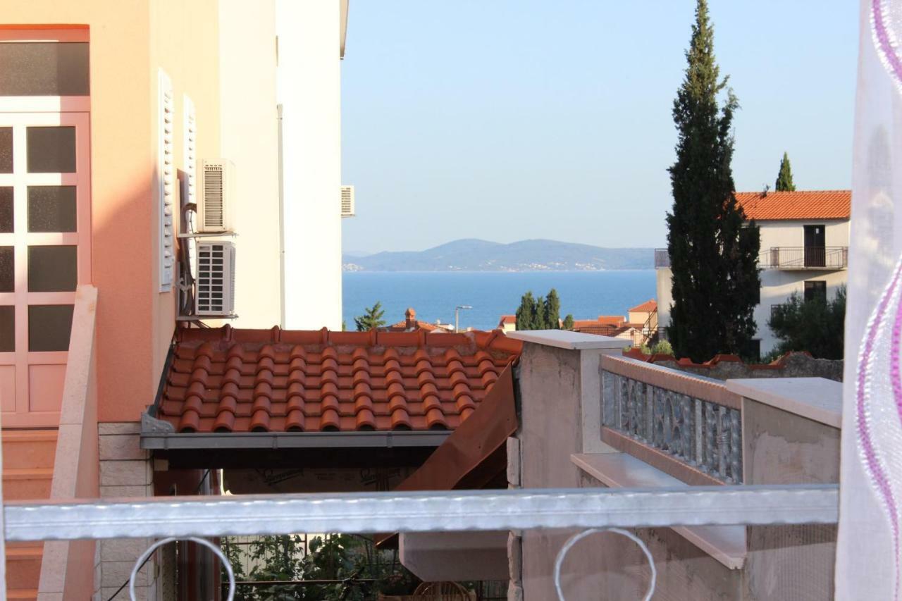 Apartment Lucky With Jacuzzi Trogir Exteriör bild