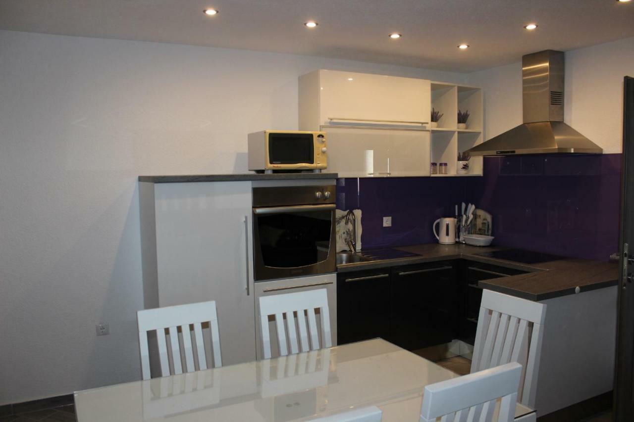 Apartment Lucky With Jacuzzi Trogir Exteriör bild