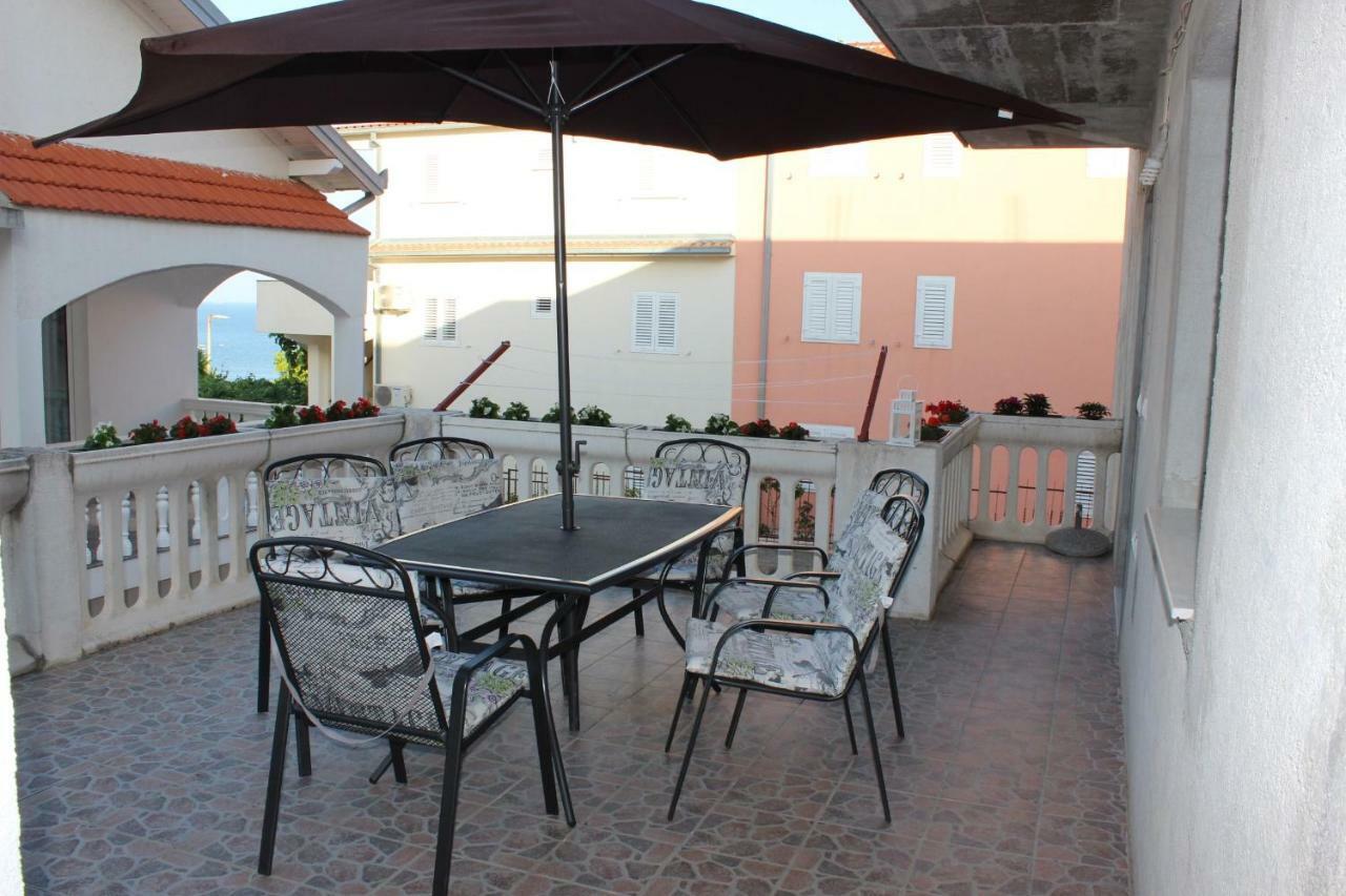 Apartment Lucky With Jacuzzi Trogir Exteriör bild