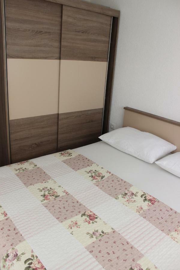 Apartment Lucky With Jacuzzi Trogir Exteriör bild